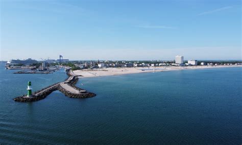 warnemünde webcam|Webcam & Livecam Warnemünde mit Meerblick »。